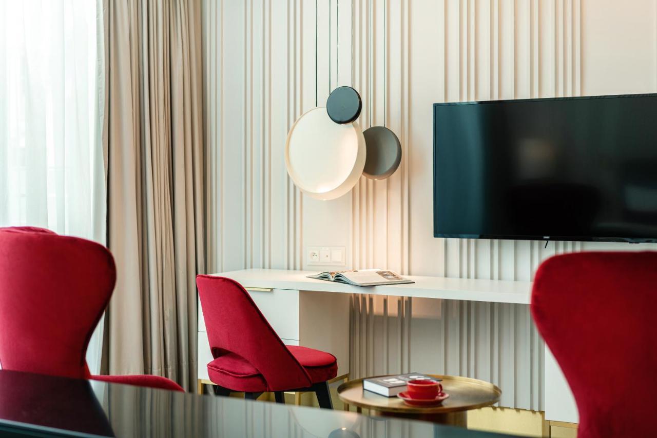 Hotel Ferreus Modern Art Deco Cracovia Exterior foto The interior of a suite at the hotel
