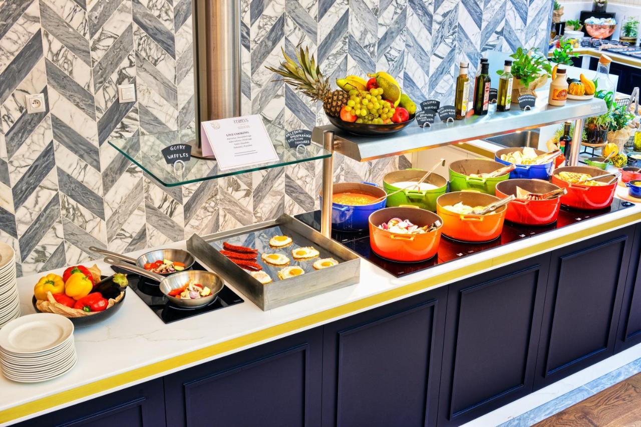 Hotel Ferreus Modern Art Deco Cracovia Exterior foto A salad bar