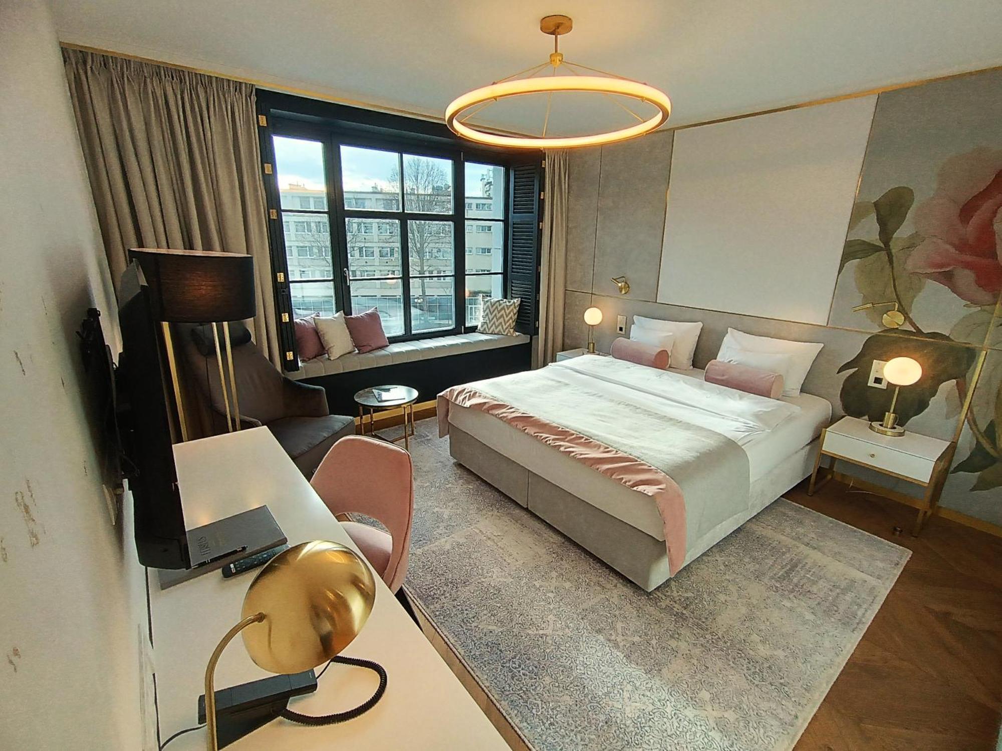 Hotel Ferreus Modern Art Deco Cracovia Exterior foto A bedroom at the hotel