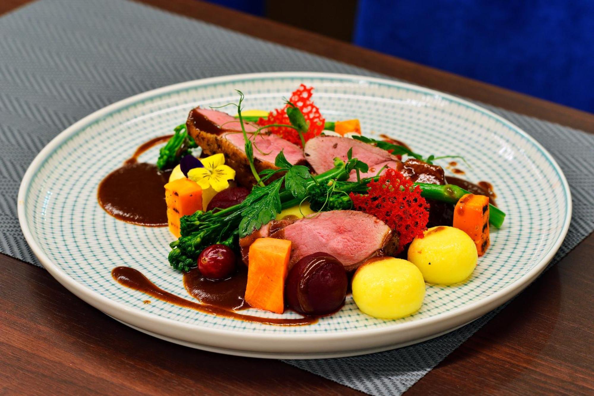 Hotel Ferreus Modern Art Deco Cracovia Exterior foto A duck dish prepared by a student of the Culinary Institute of America